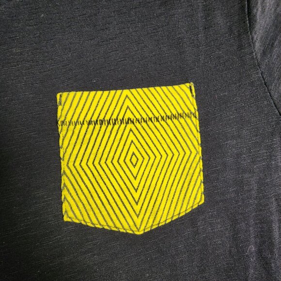 Mens The Hawk V-Neck T-Shirt With Yellow Pocket - Picture 3 of 9